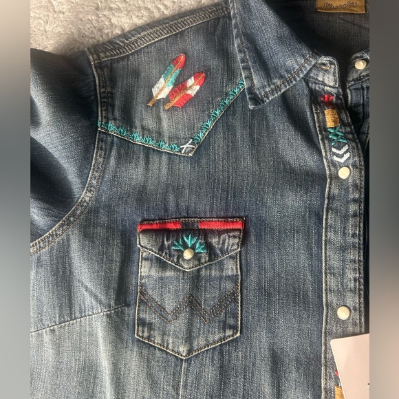 NWT Wrangler Retro Long Sleeve Embroidered Denim Blouse Women’s, Size XXL - Picture 11 of 12